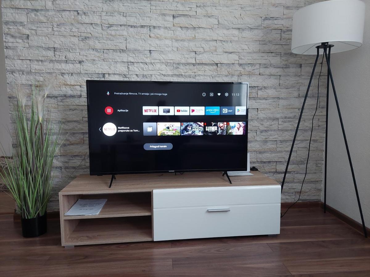 Apartman Danijela Otocsán Kültér fotó