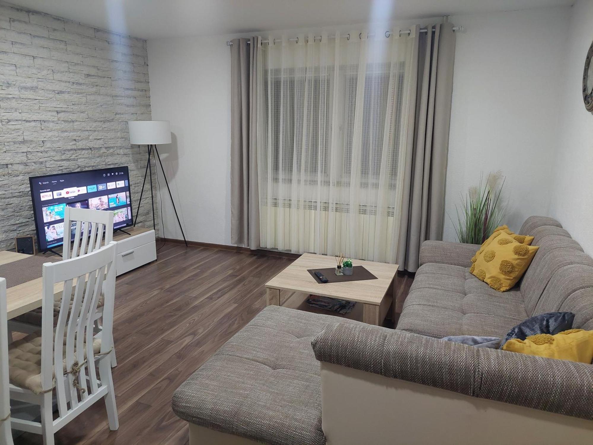 Apartman Danijela Otocsán Kültér fotó