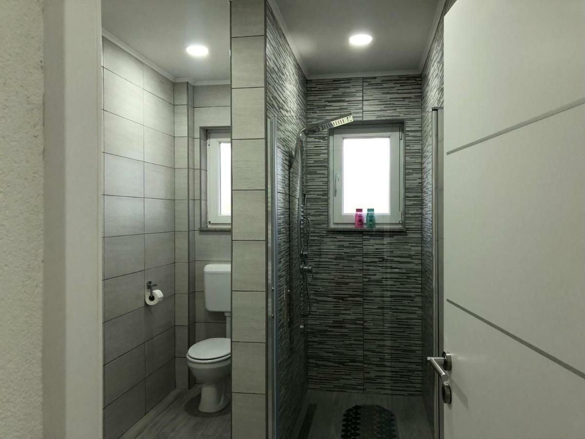 Apartman Danijela Otocsán Kültér fotó