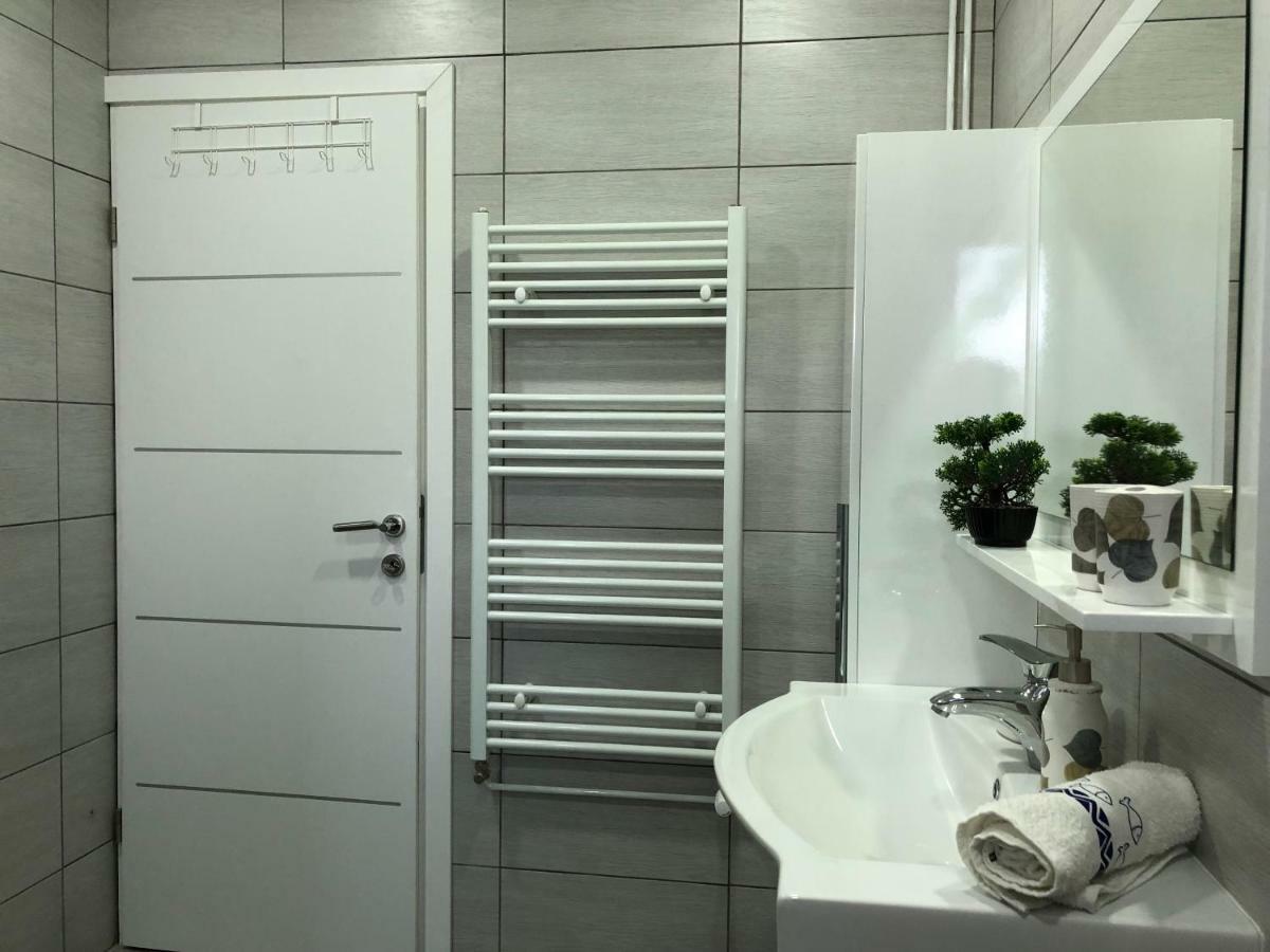 Apartman Danijela Otocsán Kültér fotó